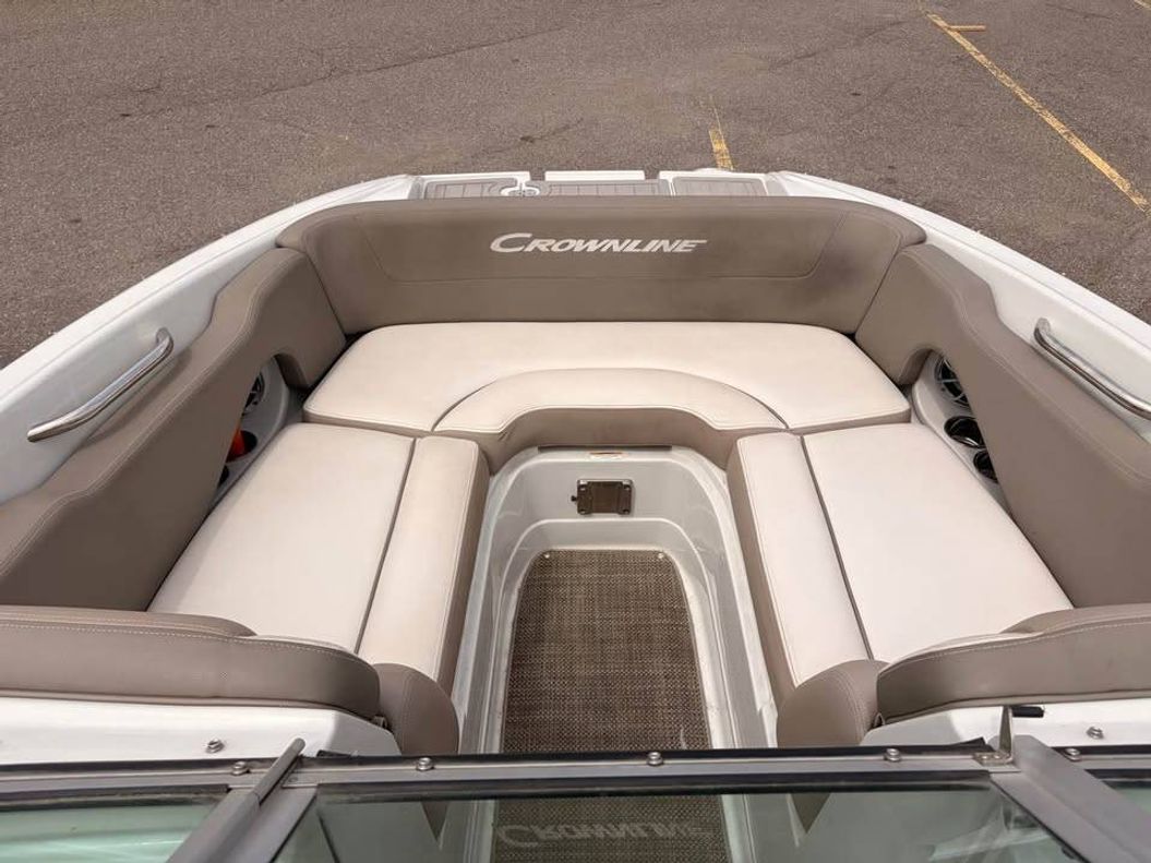 2018 Crownline Boats E22