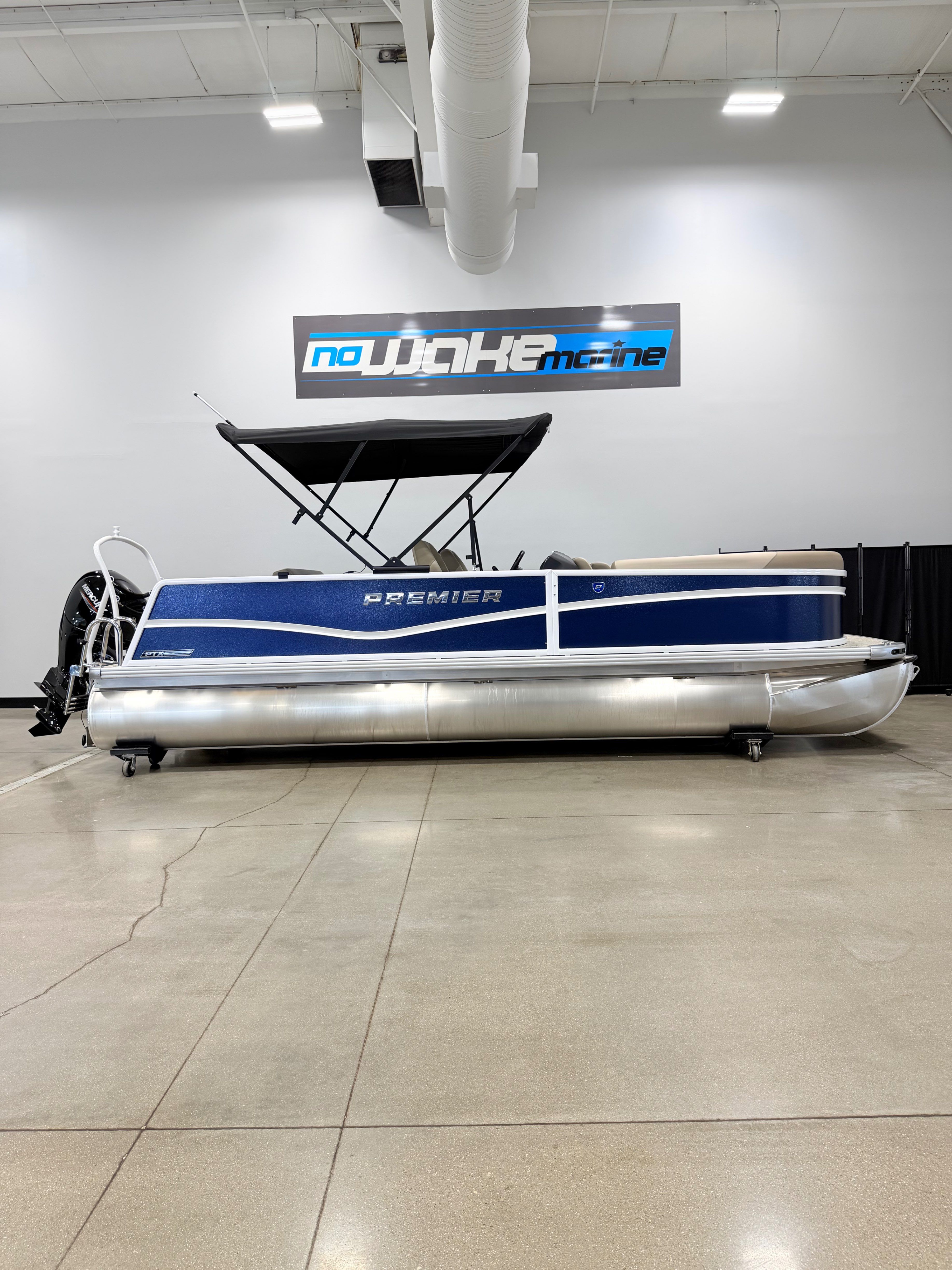 New 2026 Premier 220 Sunscape For Sale in Cincinnati, OH | No Wake