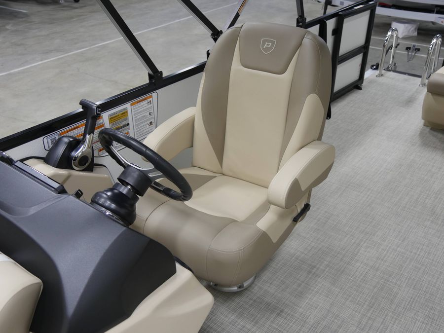 2025 Premier 220 Sunscape RE XLC, photo 10 of 12