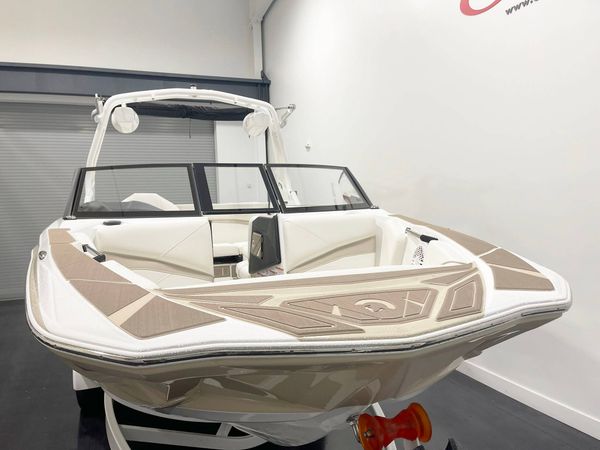 2025 Centurion Nv213 (White Frost / Tan)