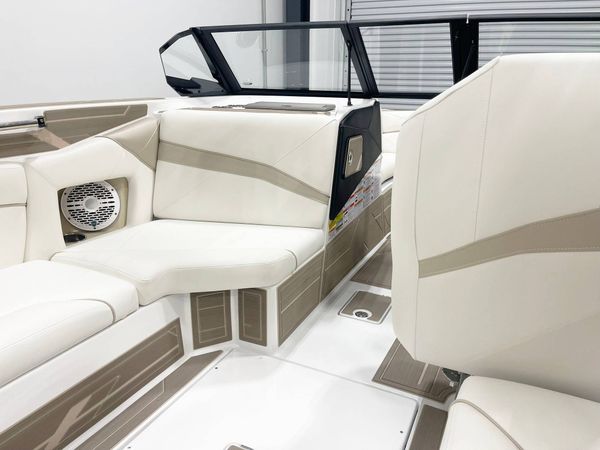 2025 Centurion Nv213 (White Frost / Tan)