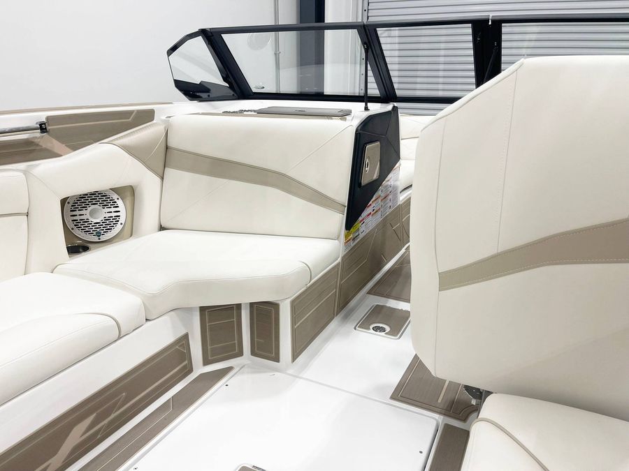 2025 Centurion NV213, photo 8 of 11