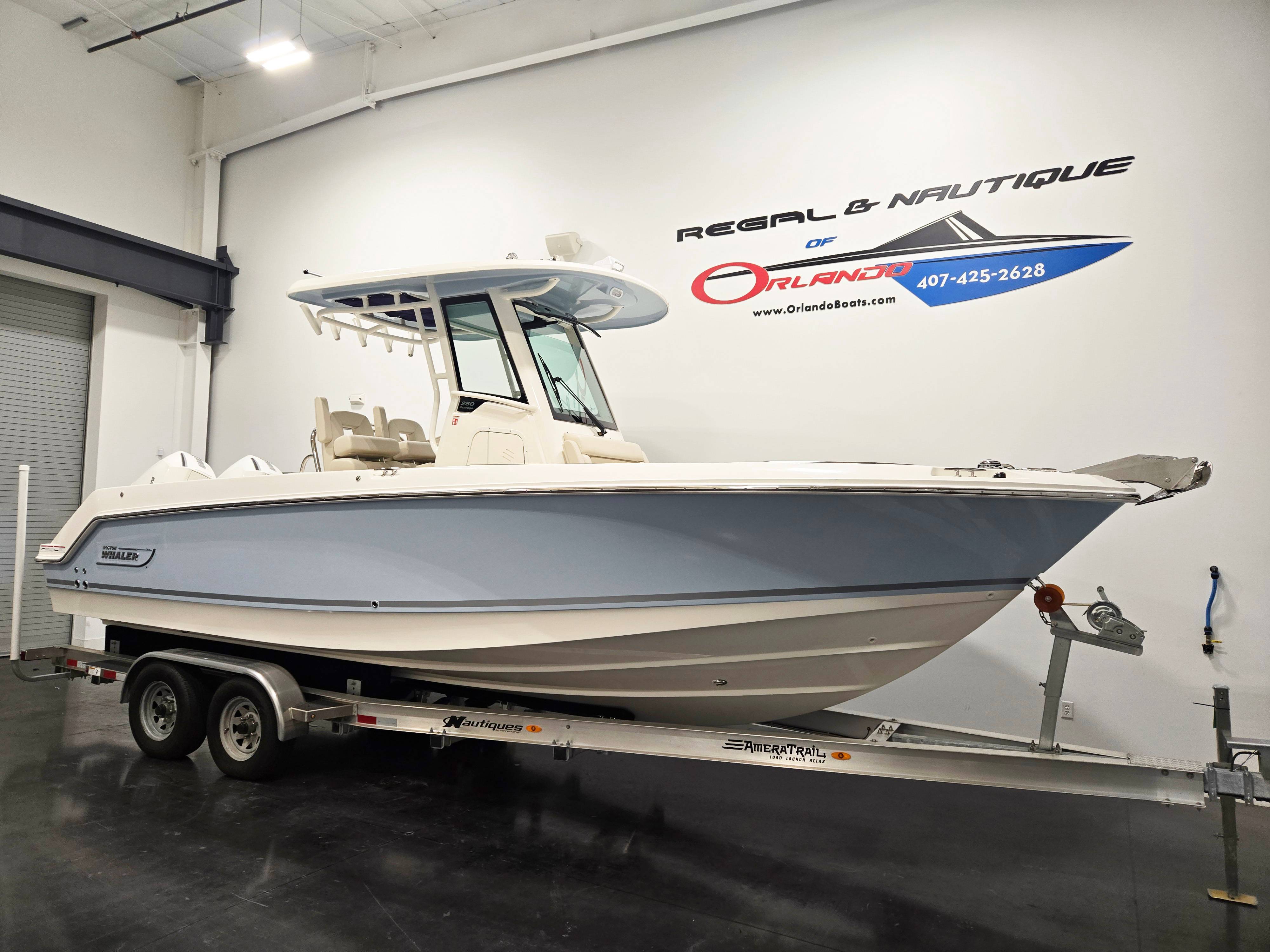 2026 Boston Whaler 250 Outrage — photo 2