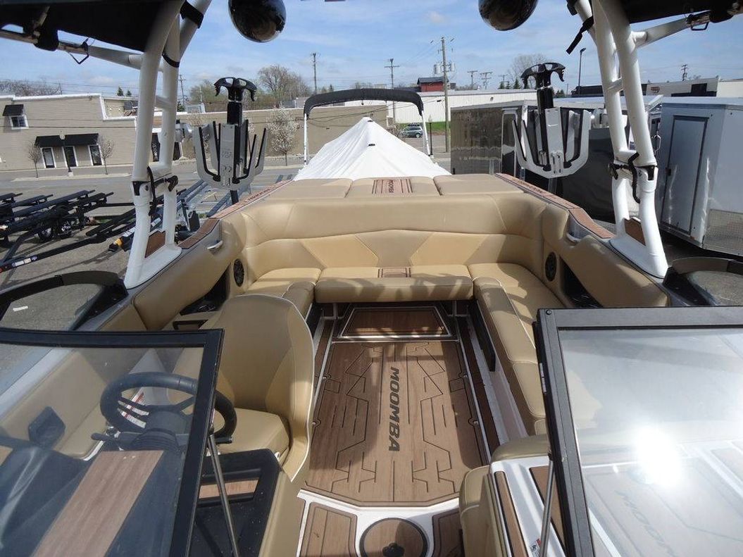 2022 Moomba Max