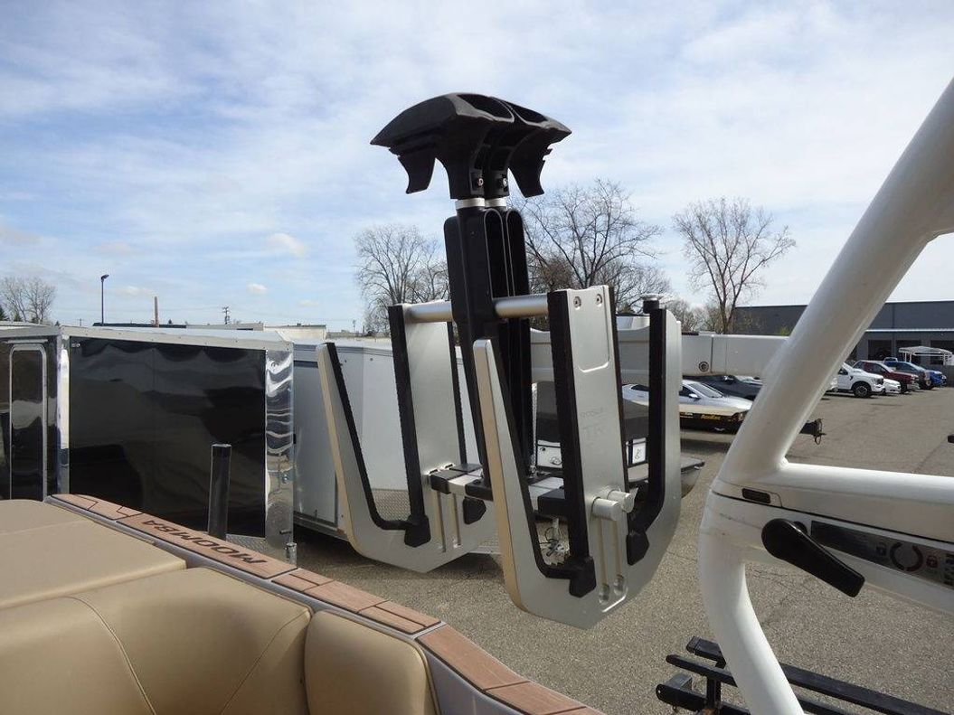 2022 Moomba Max