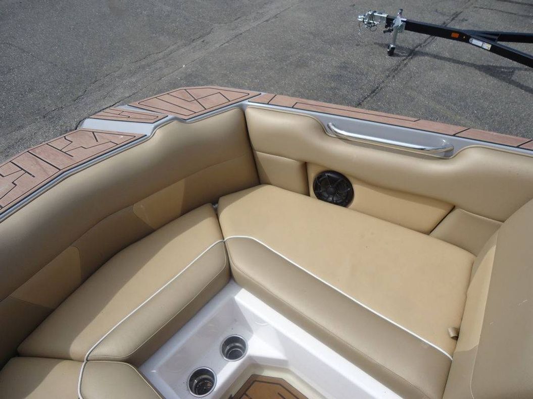 2022 Moomba Max