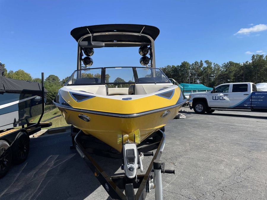 2013 Malibu 23LSV, photo 3 of 25