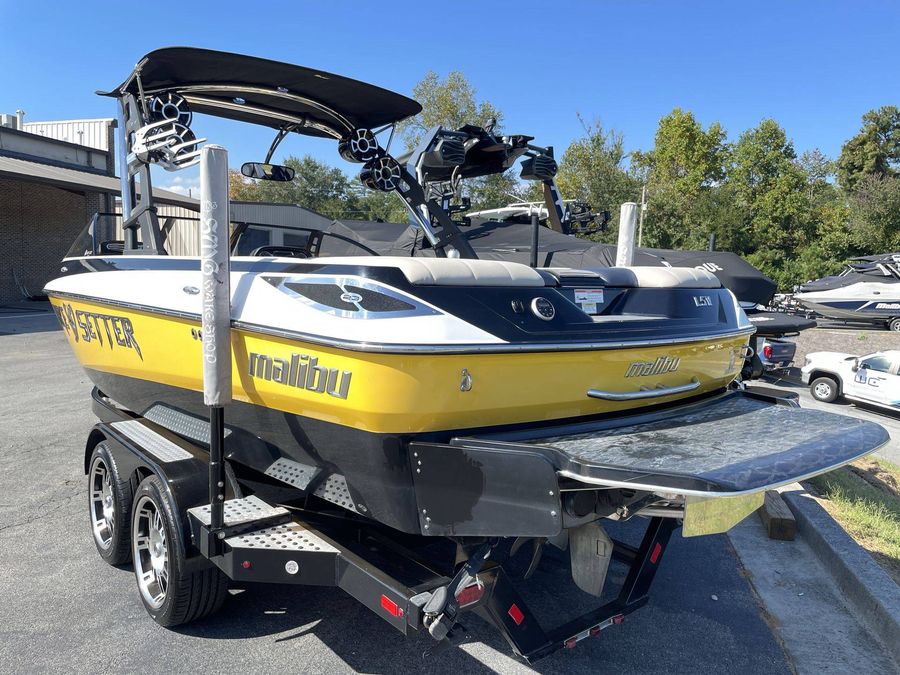 2013 Malibu 23LSV, photo 7 of 25