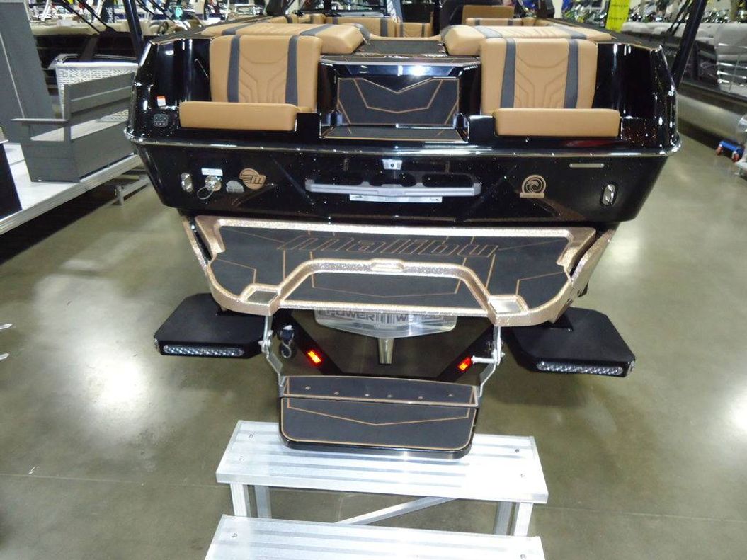 2025 Malibu Boats 25 LSV