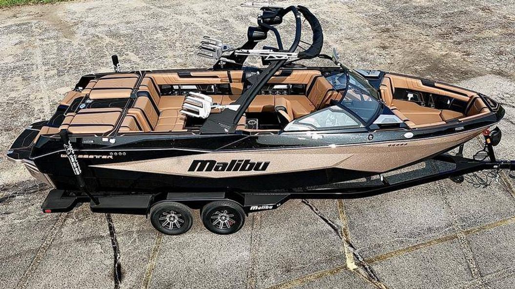 2025 Malibu Boats 25 LSV