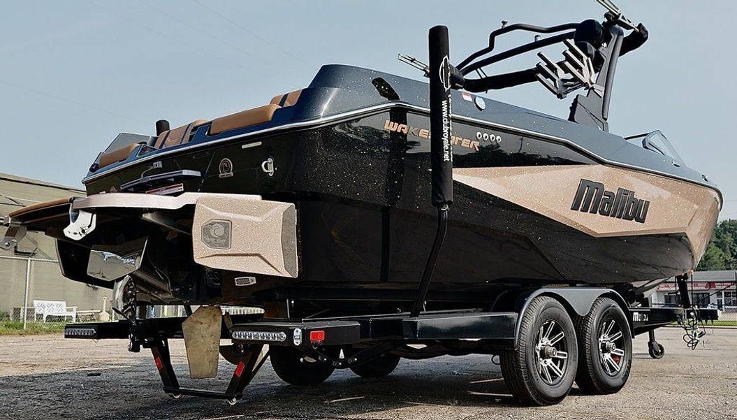 2025 Malibu Boats 25 LSV