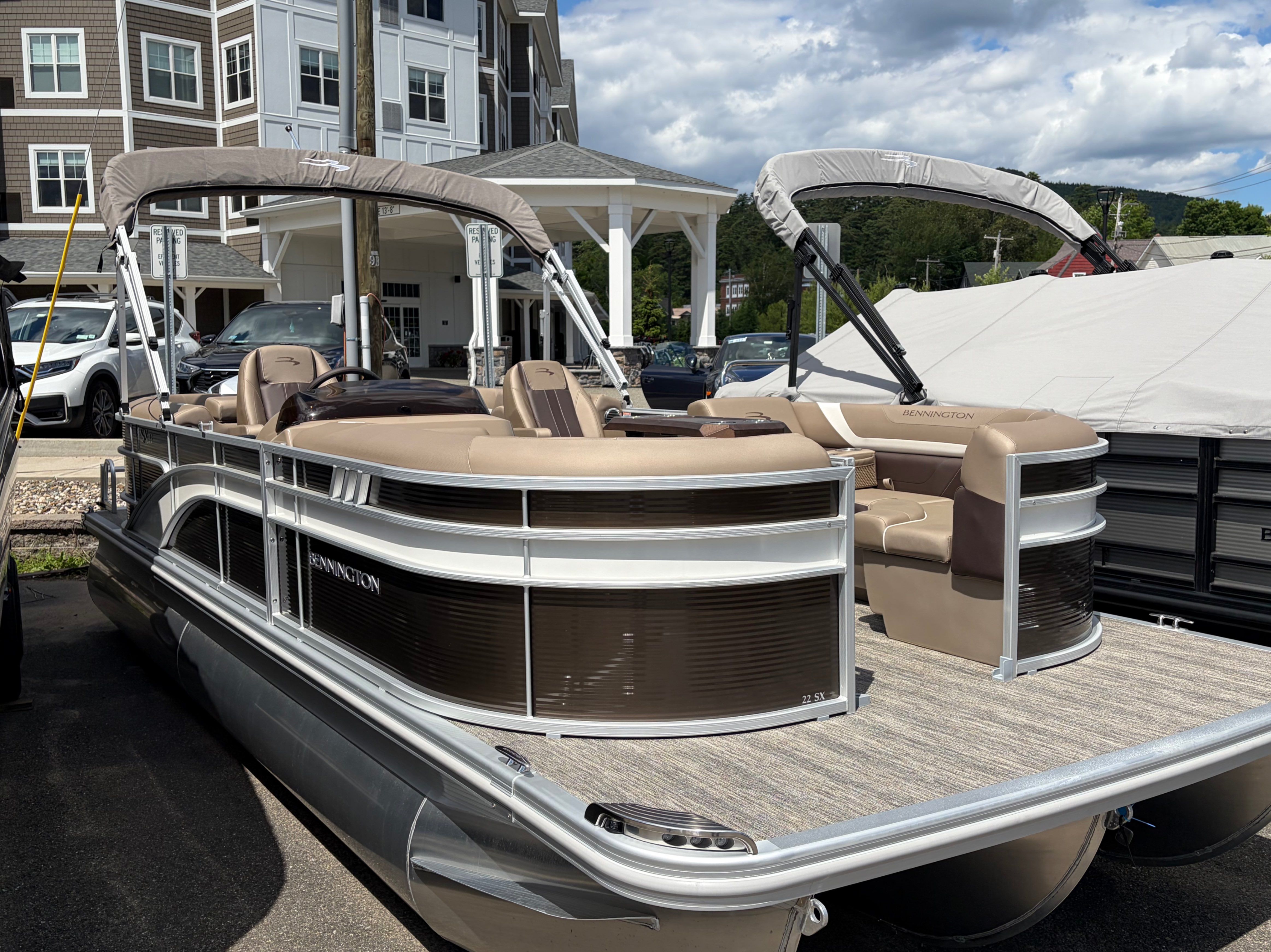 カモン!ポラロイド スタンディングパネル 約160cm New 2025 Bennington 22SXSR For Sale in Saranac Lake, NY