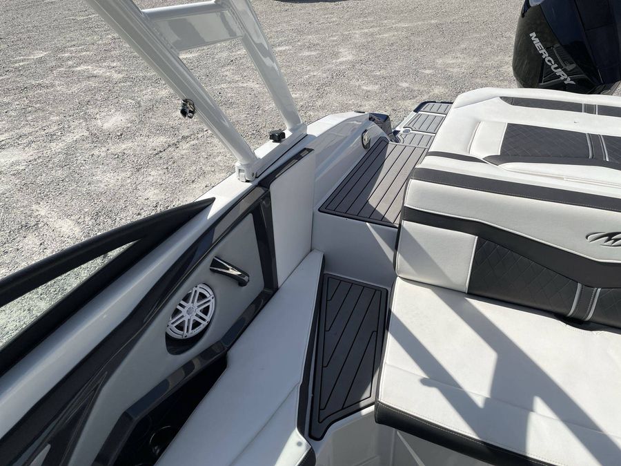 2021 Monterey 235SS, photo 19 of 30