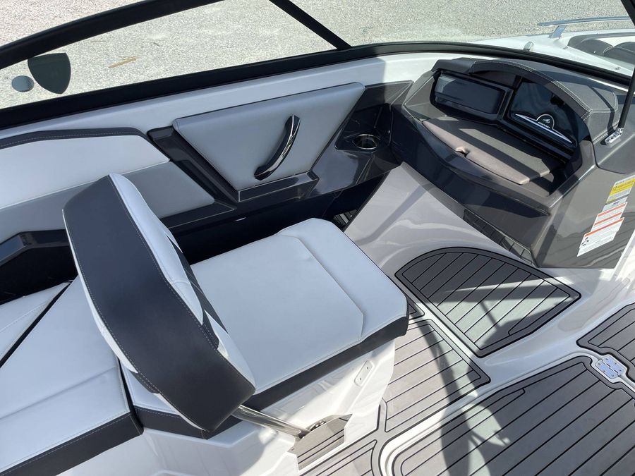2021 Monterey 235SS, photo 27 of 30