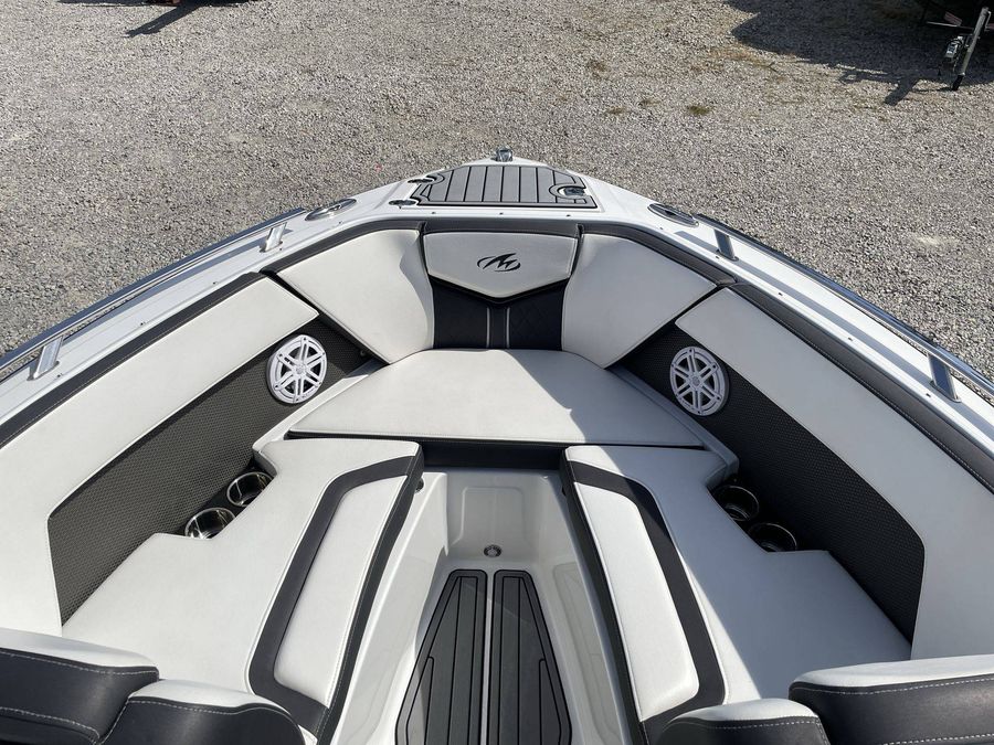 2021 Monterey 235SS, photo 21 of 30
