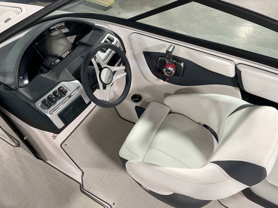 2025 Regal 2000ES, photo 12 of 16
