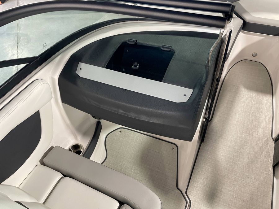 2025 Regal 2000ES, photo 5 of 16