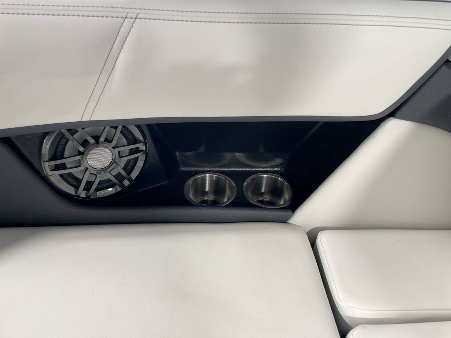2025 Regal 2000ES, photo 9 of 16