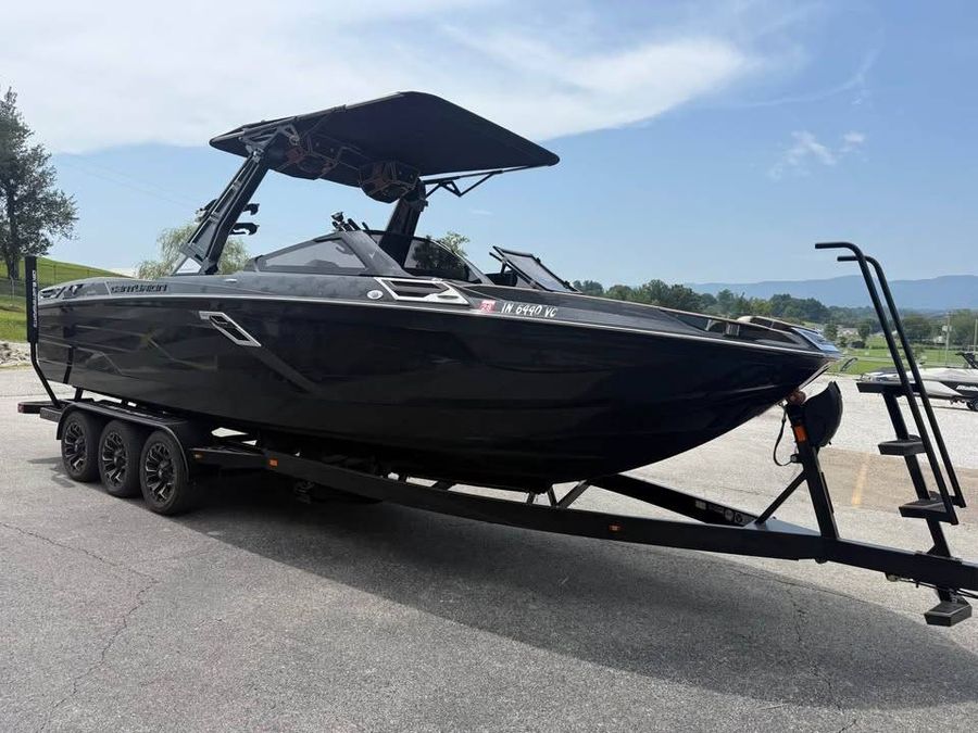 2023 Centurion RI 265, photo 7 of 17