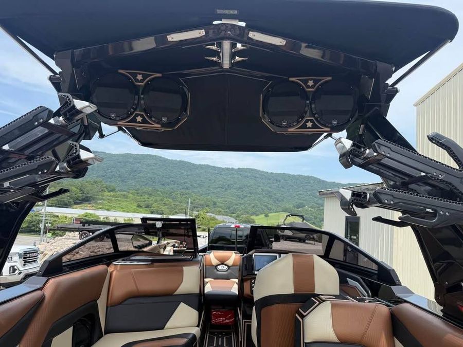 2023 Centurion RI 265, photo 13 of 17