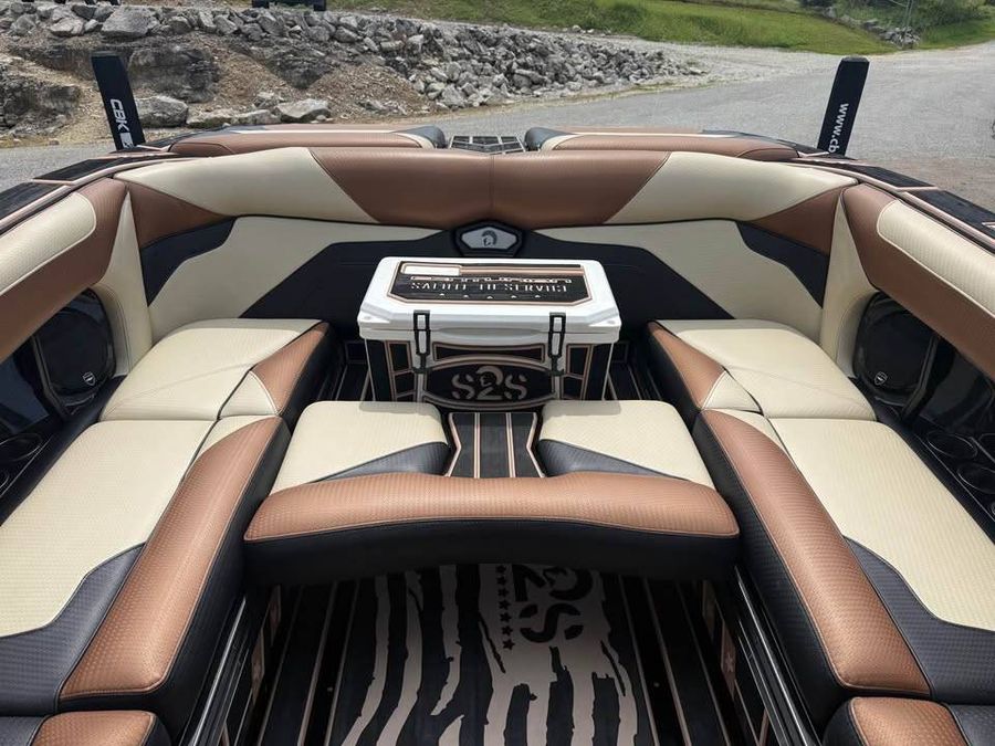 2023 Centurion RI 265, photo 11 of 17