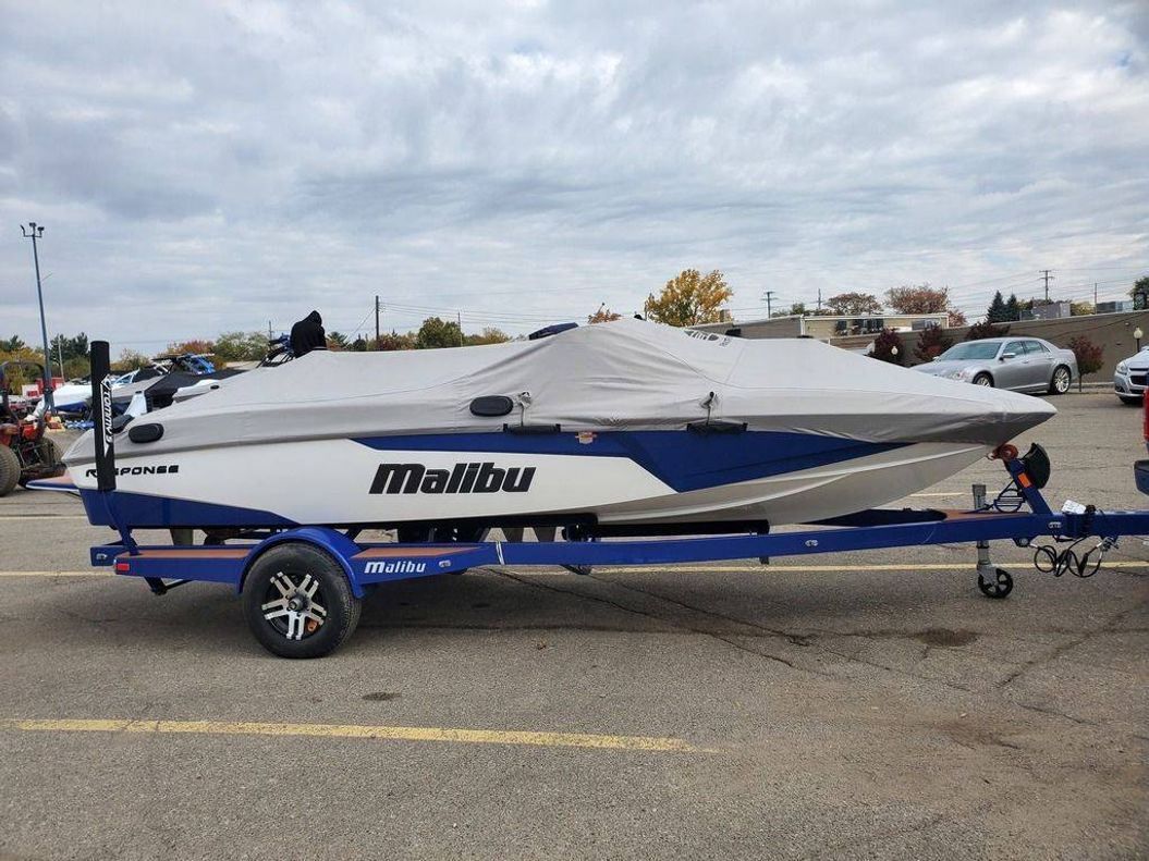 2023 Malibu Boats TXi M0