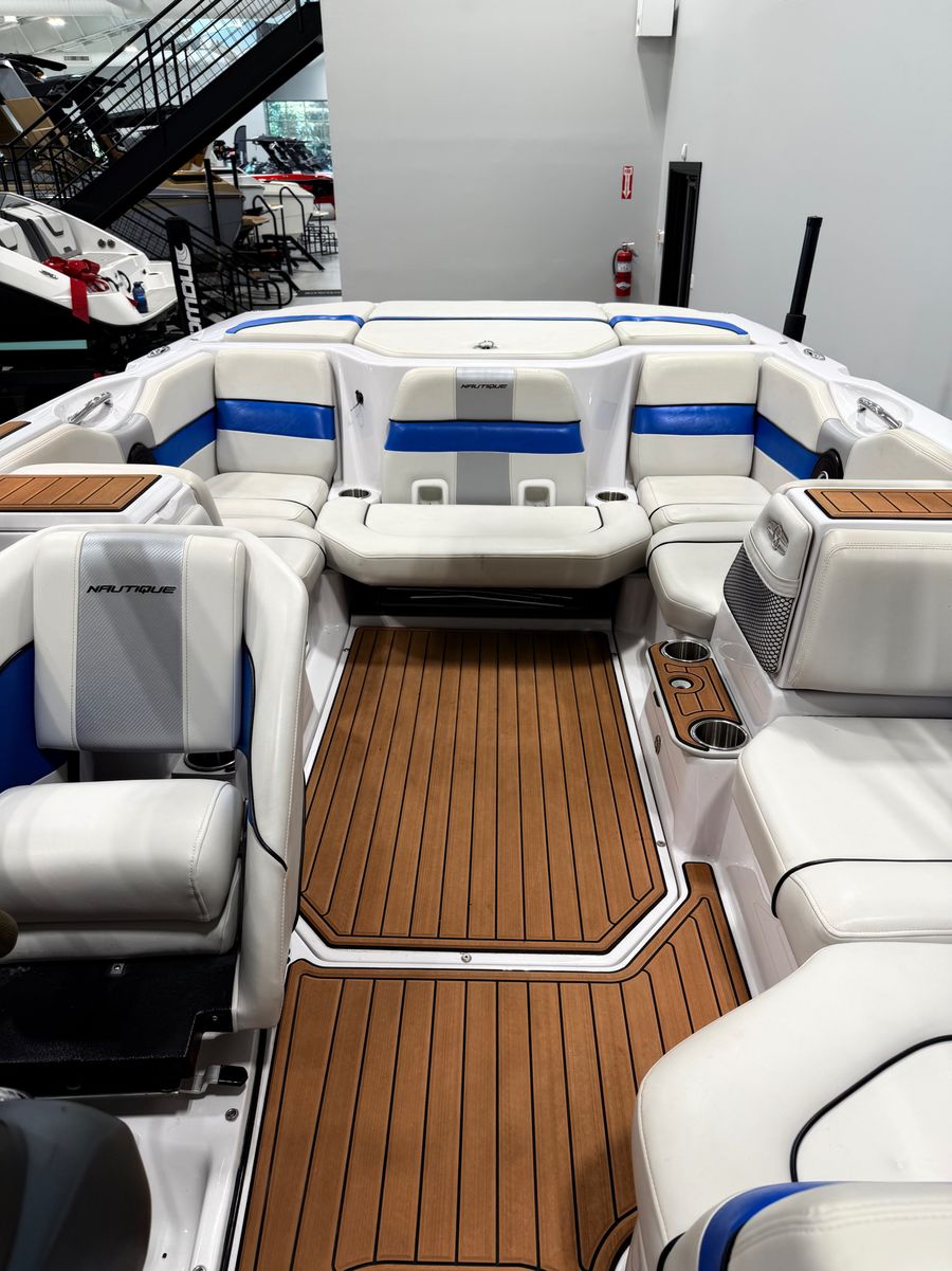 2009 Nautique 220 TE, photo 9 of 14