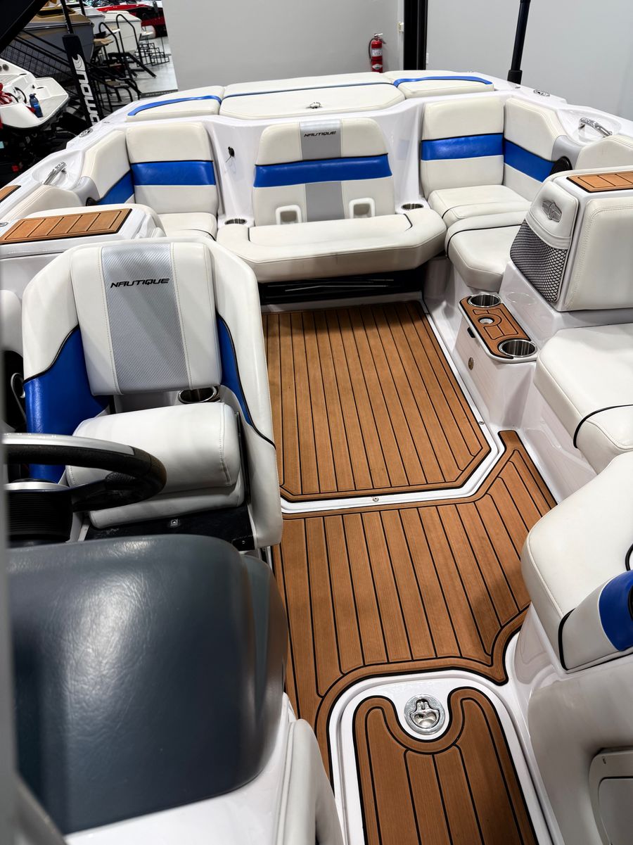 2009 Nautique 220 TE, photo 11 of 14