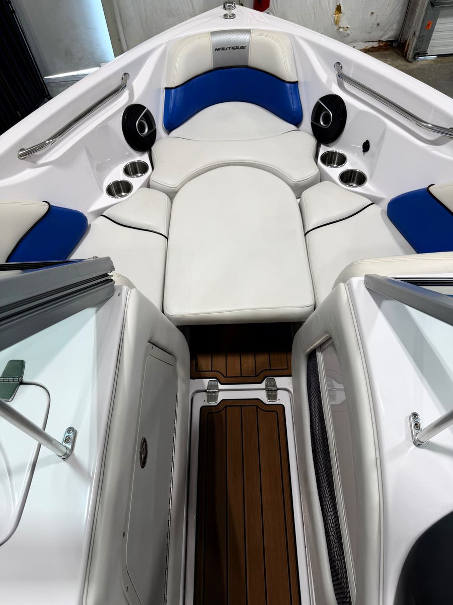 2009 Nautique 220 TE, photo 10 of 14