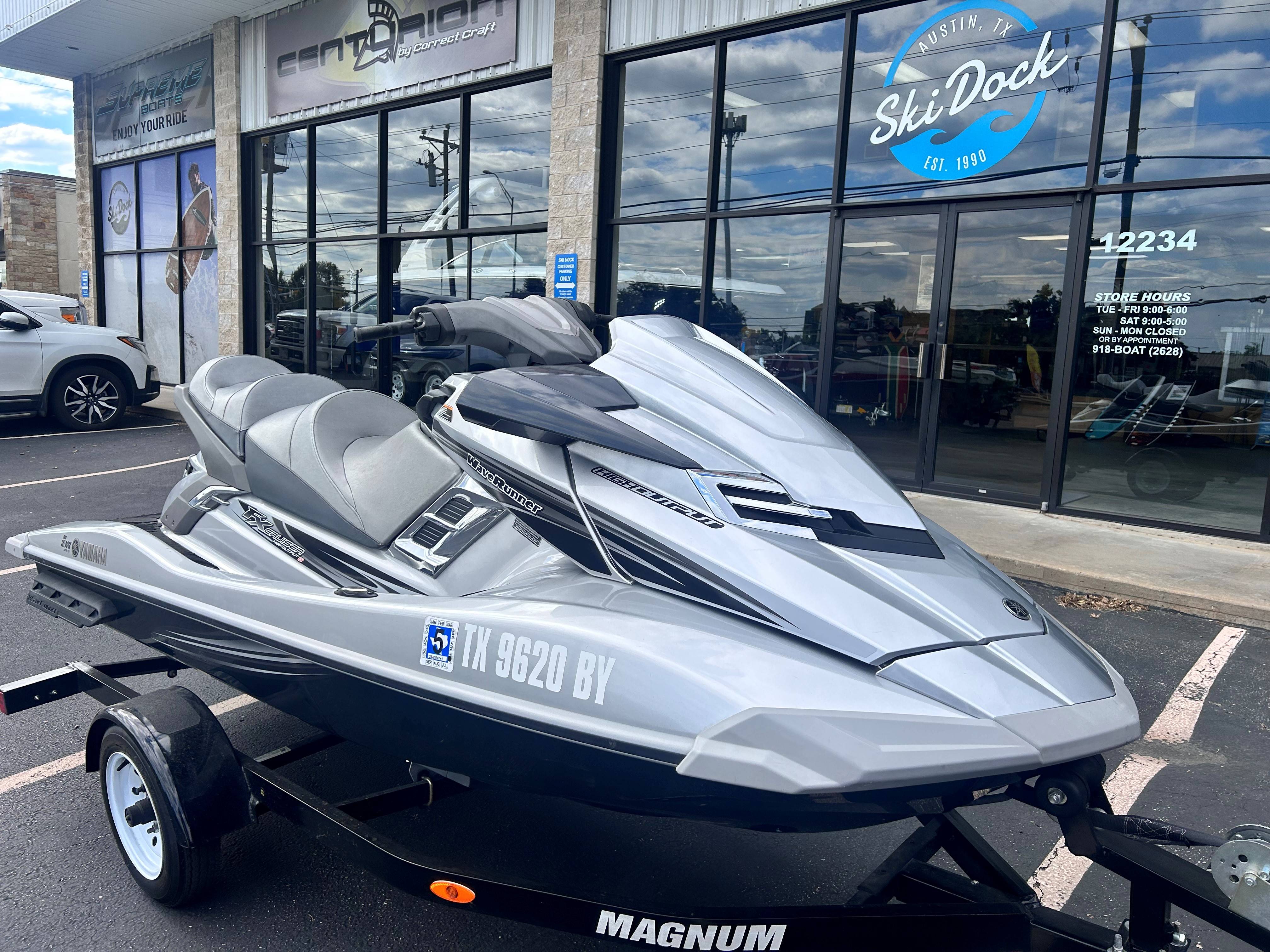 2013 Yamaha WaveRunner FX Cruiser HO - Ski Dock 2013 Yamaha WaveRunner FX Cruiser HO - Ski Dock