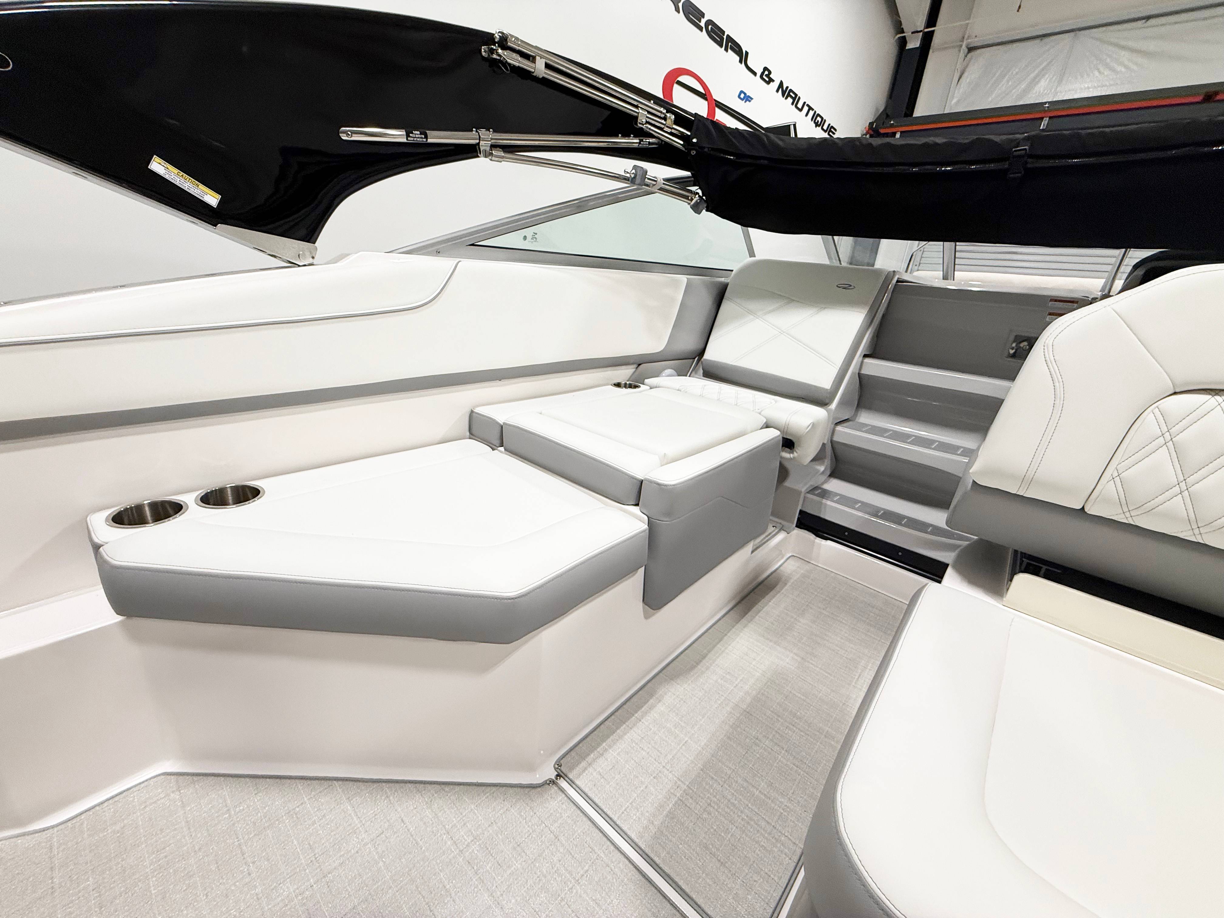 2025 Regal 26 Express — photo 4