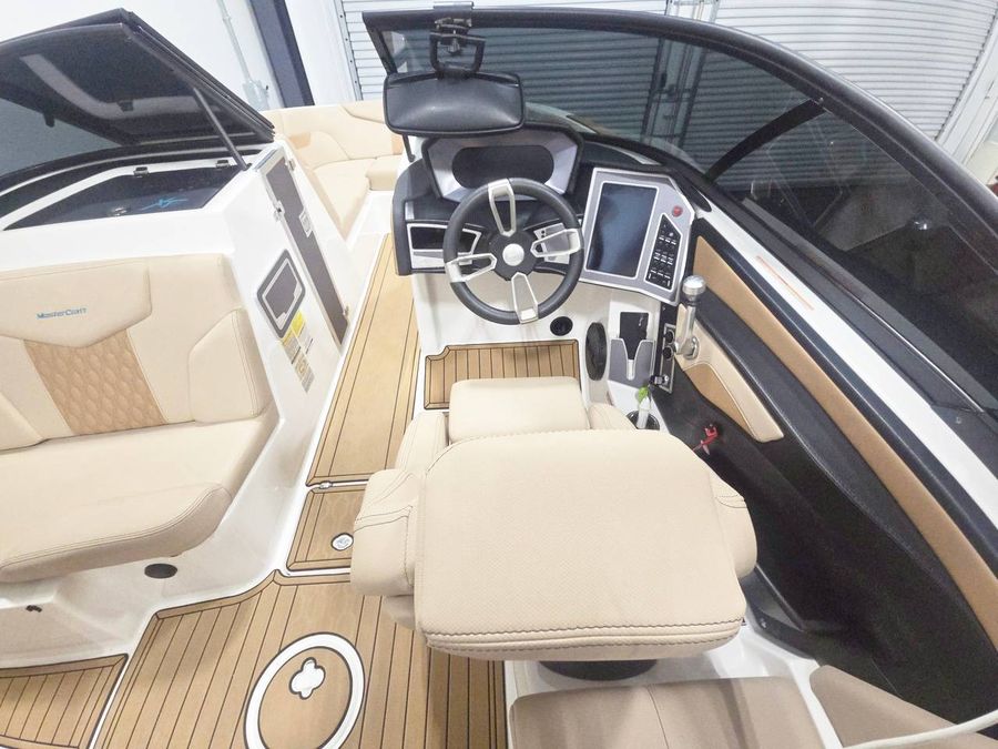 2023 MasterCraft XT24, photo 8 of 8