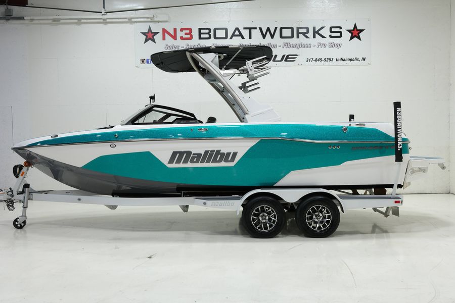 2021 Malibu 23 LSV, photo 4 of 25
