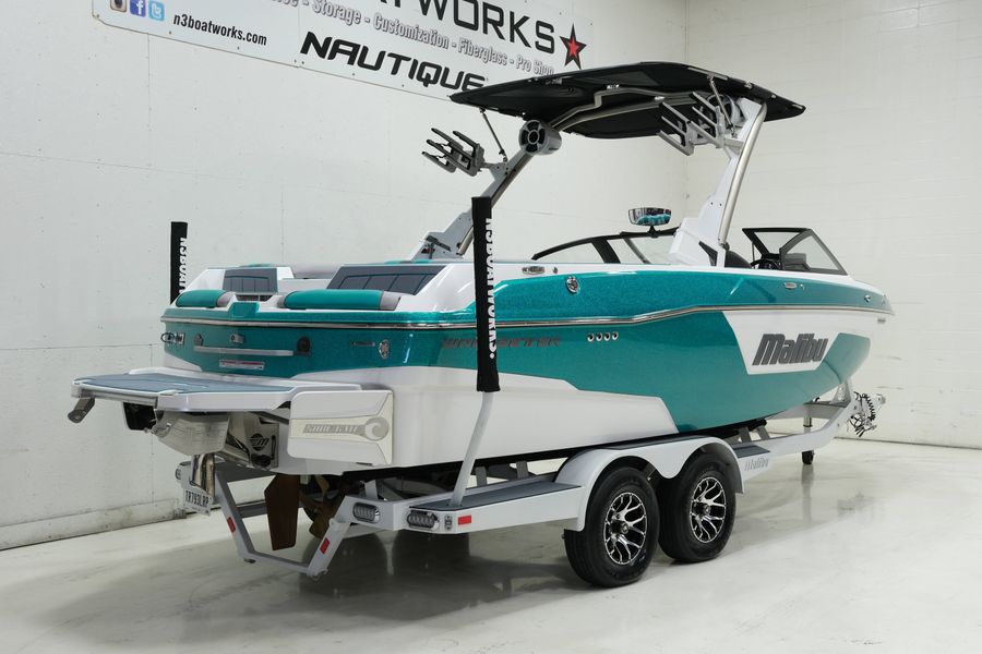2021 Malibu 23 LSV, photo 3 of 25