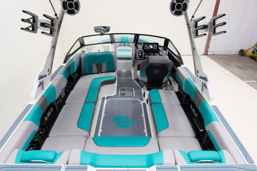2021 Malibu 23 LSV, photo 8 of 25