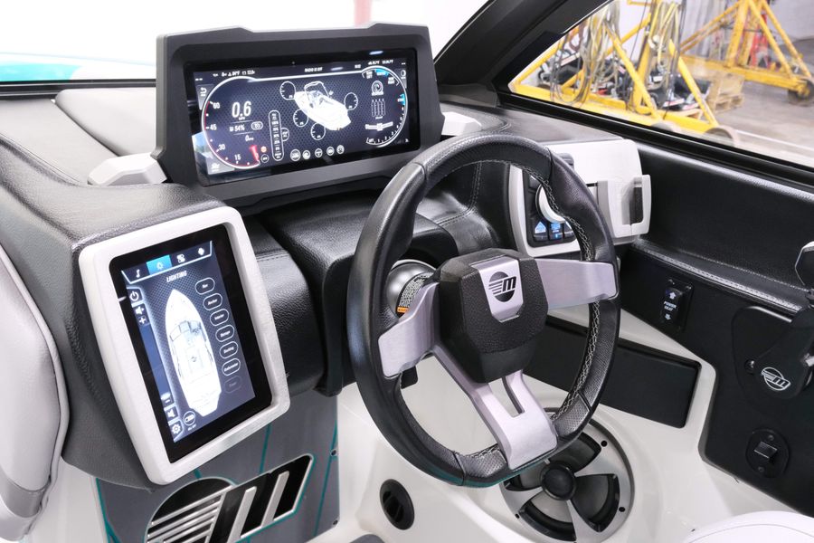 2021 Malibu 23 LSV, photo 13 of 25