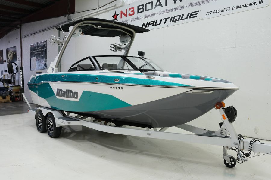 2021 Malibu 23 LSV, photo 2 of 25