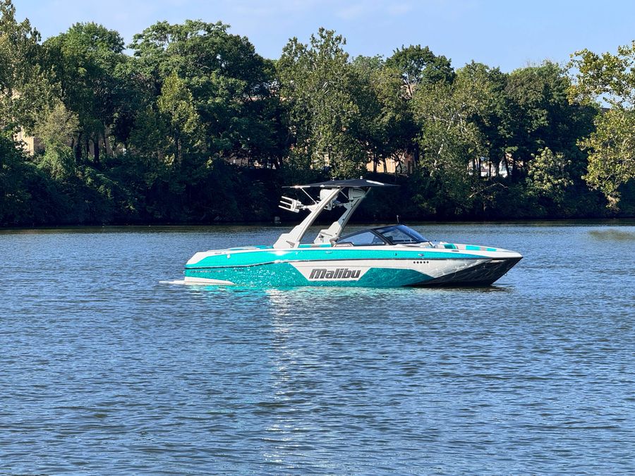 2021 Malibu 23 LSV, photo 24 of 25
