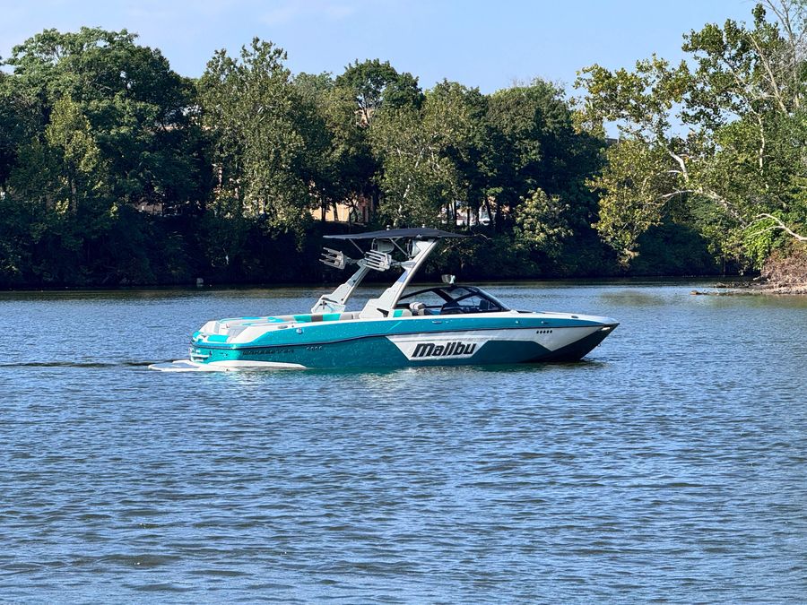 2021 Malibu 23 LSV, photo 23 of 25