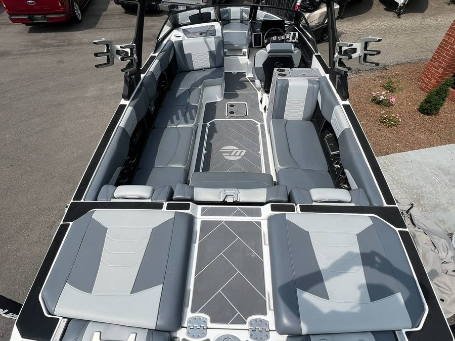 2023 Malibu 25 LSV, photo 5 of 12