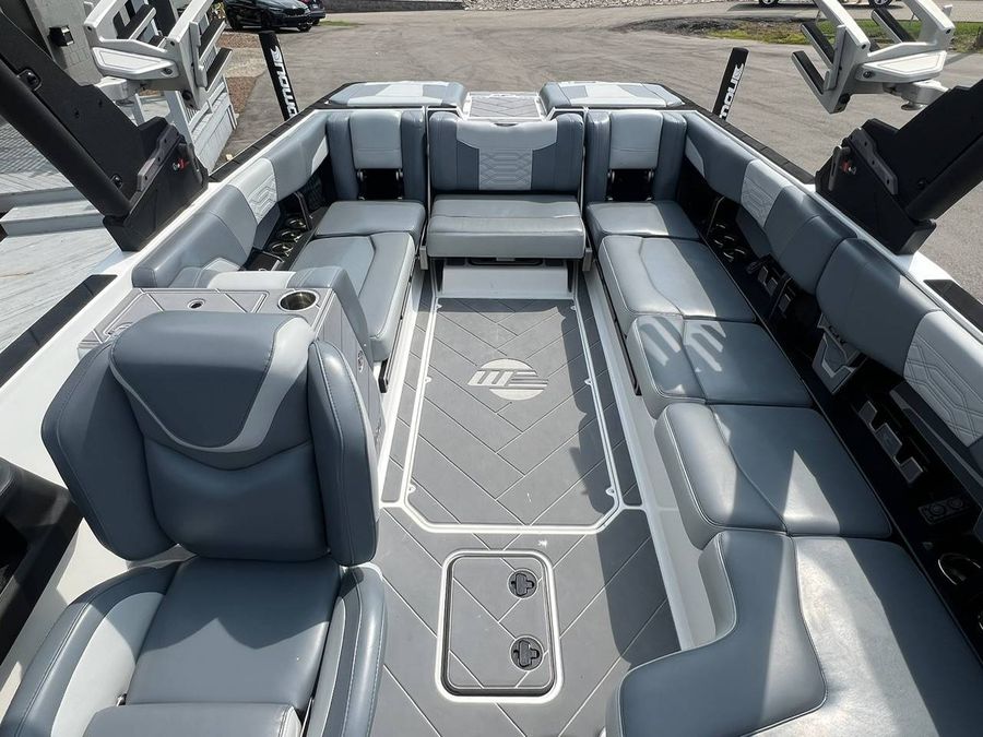 2023 Malibu 25 LSV, photo 6 of 12