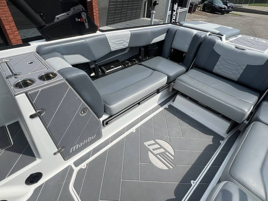 2023 Malibu 25 LSV, photo 8 of 12