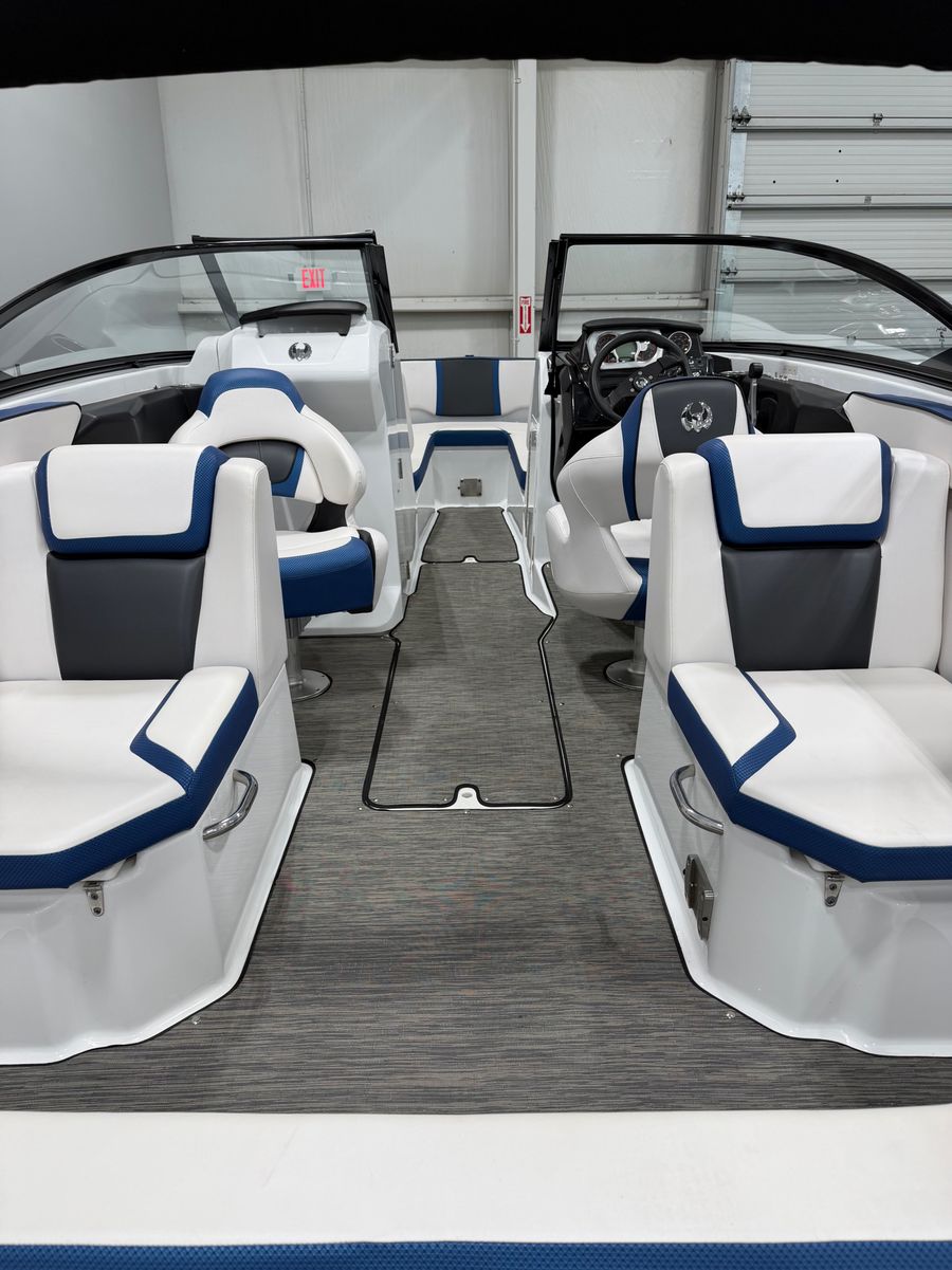 2021 Scarab 255 ID, photo 8 of 14