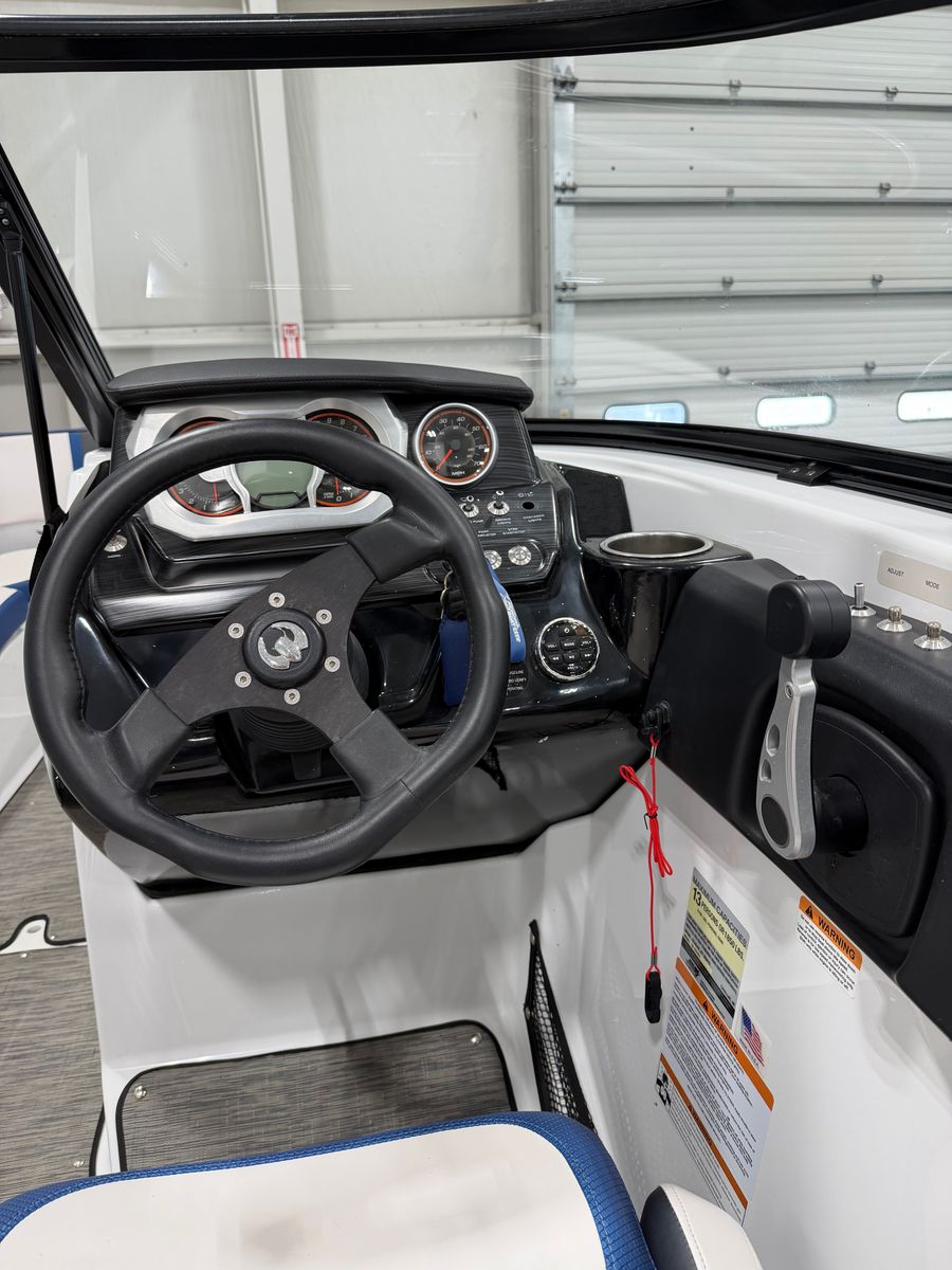 2021 Scarab 255 ID, photo 12 of 14