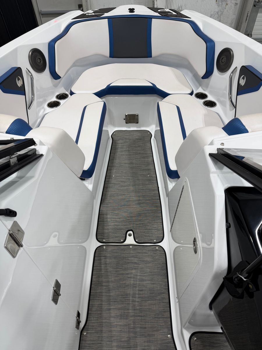 2021 Scarab 255 ID, photo 10 of 14