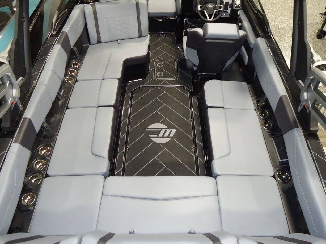 2025 Malibu Boats 23 LSV