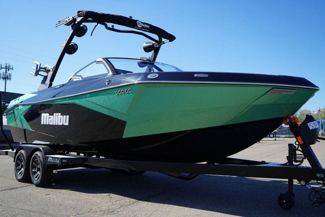 2025 Malibu Boats 23 LSV