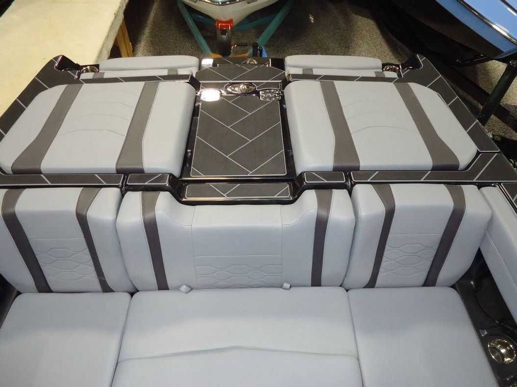 2025 Malibu Boats 23 LSV