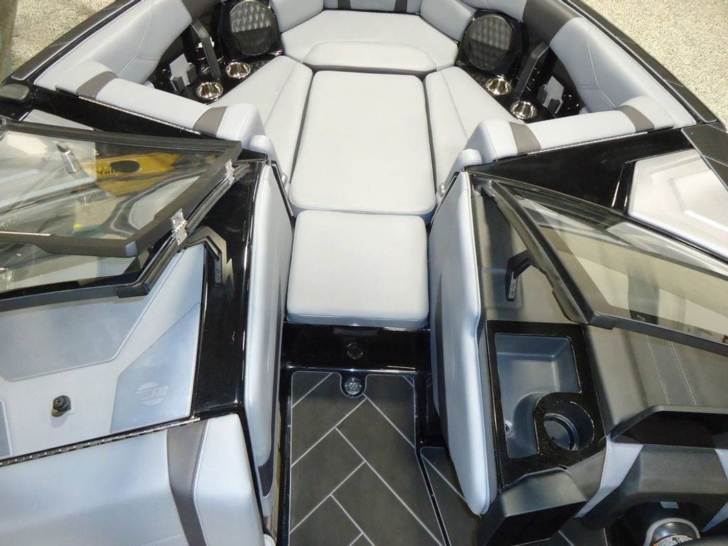 2025 Malibu Boats 23 LSV
