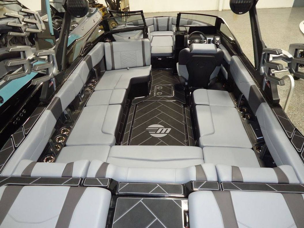 2025 Malibu Boats 23 LSV